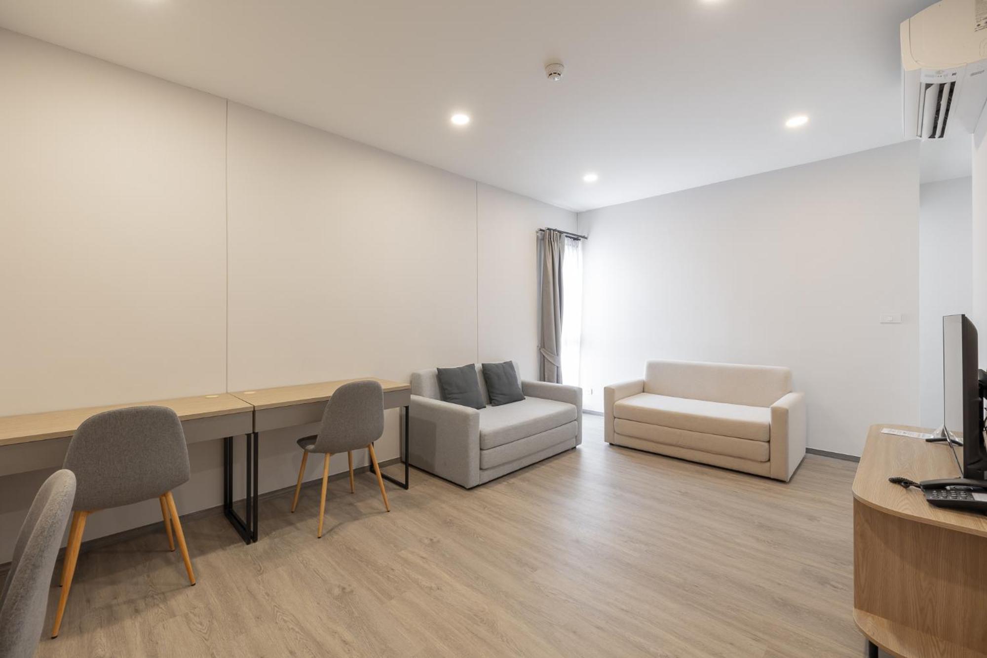 Salaya One Hotel & Service Apartment Exterior foto
